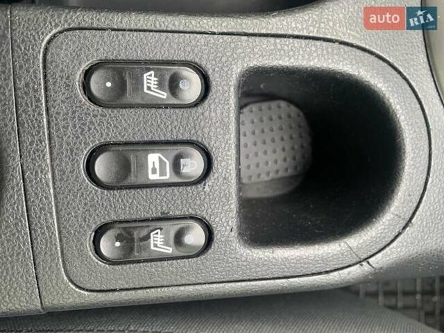 Серый Ниссан Кашкай, объемом двигателя 1.6 л и пробегом 147 тыс. км за 9200 $, фото 22 на Automoto.ua