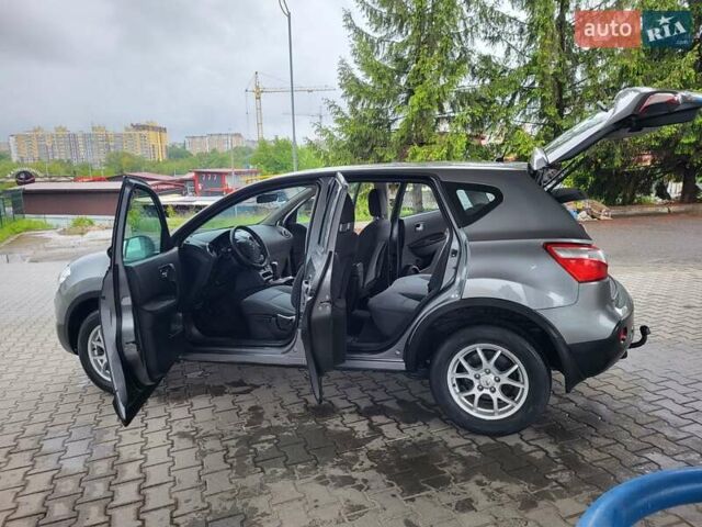 Серый Ниссан Кашкай, объемом двигателя 1.6 л и пробегом 231 тыс. км за 9999 $, фото 66 на Automoto.ua