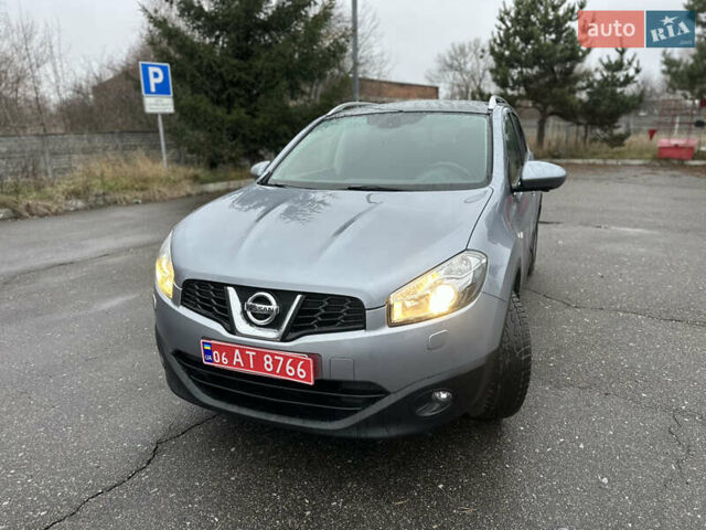 Серый Ниссан Кашкай, объемом двигателя 1.6 л и пробегом 220 тыс. км за 10450 $, фото 2 на Automoto.ua