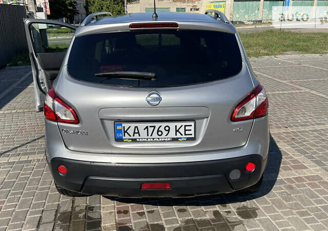 Серый Ниссан Кашкай, объемом двигателя 1.46 л и пробегом 241 тыс. км за 10300 $, фото 2 на Automoto.ua