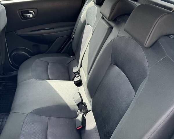 Серый Ниссан Кашкай, объемом двигателя 1.6 л и пробегом 169 тыс. км за 11200 $, фото 9 на Automoto.ua