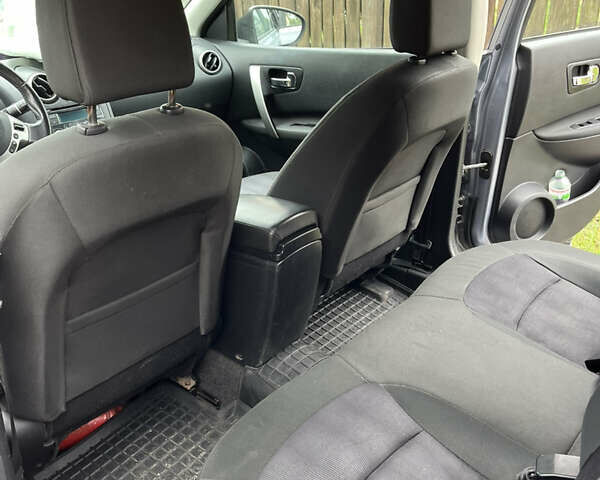 Серый Ниссан Кашкай, объемом двигателя 1.6 л и пробегом 217 тыс. км за 6500 $, фото 16 на Automoto.ua