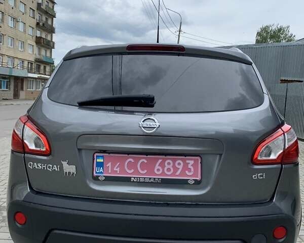 Серый Ниссан Кашкай, объемом двигателя 1.5 л и пробегом 284 тыс. км за 9800 $, фото 1 на Automoto.ua