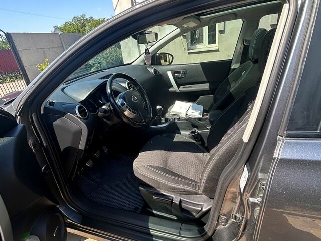 Серый Ниссан Кашкай, объемом двигателя 2 л и пробегом 176 тыс. км за 12800 $, фото 4 на Automoto.ua