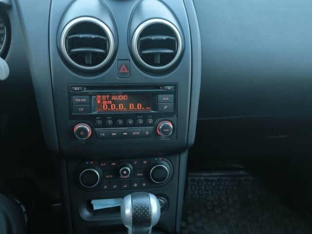 Серый Ниссан Кашкай, объемом двигателя 2 л и пробегом 130 тыс. км за 11300 $, фото 7 на Automoto.ua