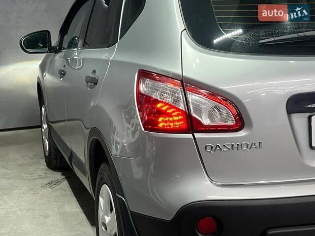 Серый Ниссан Кашкай, объемом двигателя 1.6 л и пробегом 82 тыс. км за 11500 $, фото 5 на Automoto.ua