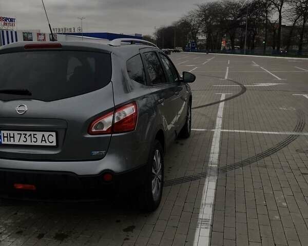 Серый Ниссан Кашкай, объемом двигателя 1.6 л и пробегом 261 тыс. км за 11100 $, фото 3 на Automoto.ua
