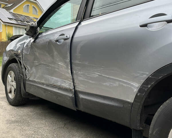 Серый Ниссан Кашкай, объемом двигателя 1.6 л и пробегом 217 тыс. км за 6500 $, фото 5 на Automoto.ua