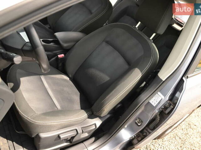 Серый Ниссан Кашкай, объемом двигателя 2 л и пробегом 143 тыс. км за 10999 $, фото 24 на Automoto.ua