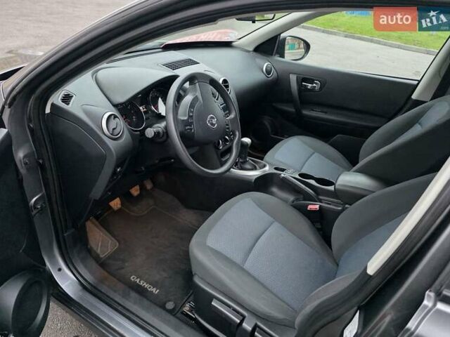Сірий Ніссан Кашкай, об'ємом двигуна 1.6 л та пробігом 125 тис. км за 10800 $, фото 4 на Automoto.ua