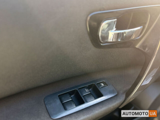 Серый Ниссан Кашкай, объемом двигателя 1.6 л и пробегом 162 тыс. км за 10700 $, фото 9 на Automoto.ua