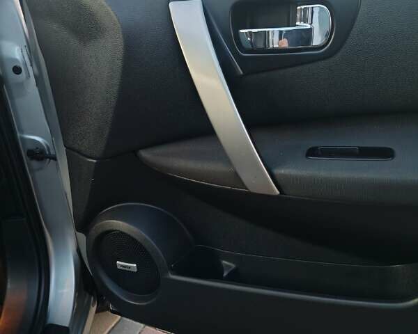 Серый Ниссан Кашкай, объемом двигателя 1.6 л и пробегом 207 тыс. км за 10200 $, фото 26 на Automoto.ua