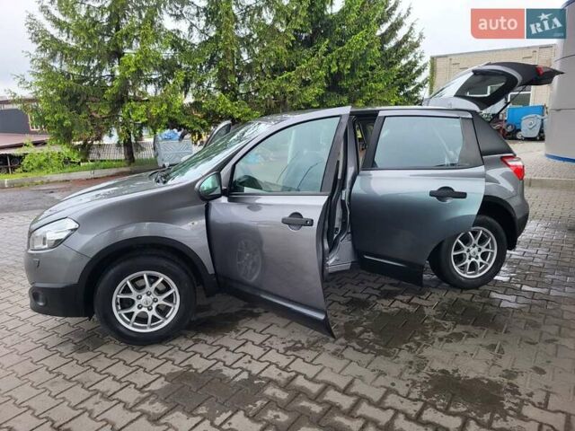 Серый Ниссан Кашкай, объемом двигателя 1.6 л и пробегом 231 тыс. км за 9999 $, фото 61 на Automoto.ua