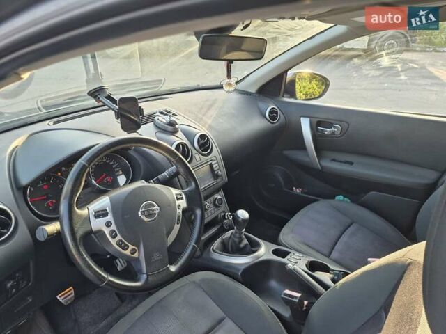 Серый Ниссан Кашкай, объемом двигателя 1.6 л и пробегом 260 тыс. км за 9800 $, фото 14 на Automoto.ua