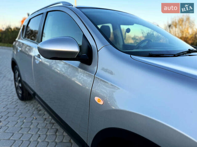 Серый Ниссан Кашкай, объемом двигателя 1.5 л и пробегом 200 тыс. км за 11699 $, фото 50 на Automoto.ua