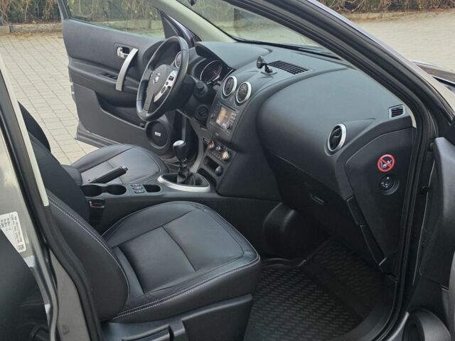 Серый Ниссан Кашкай, объемом двигателя 1.6 л и пробегом 246 тыс. км за 11600 $, фото 12 на Automoto.ua