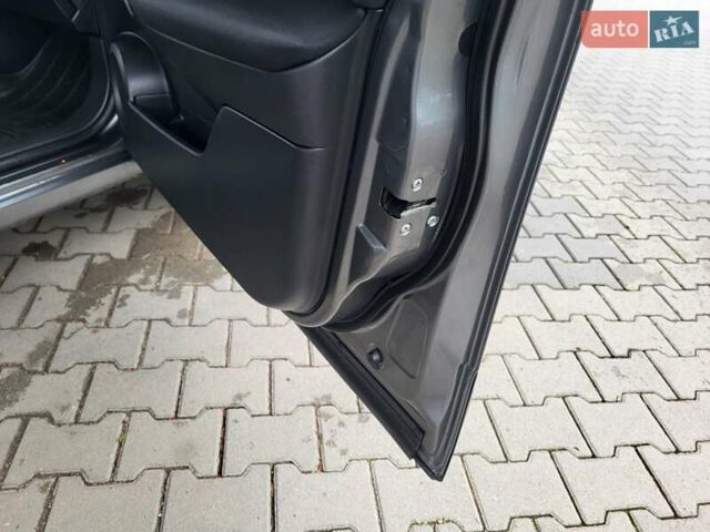 Серый Ниссан Кашкай, объемом двигателя 1.6 л и пробегом 231 тыс. км за 9999 $, фото 119 на Automoto.ua