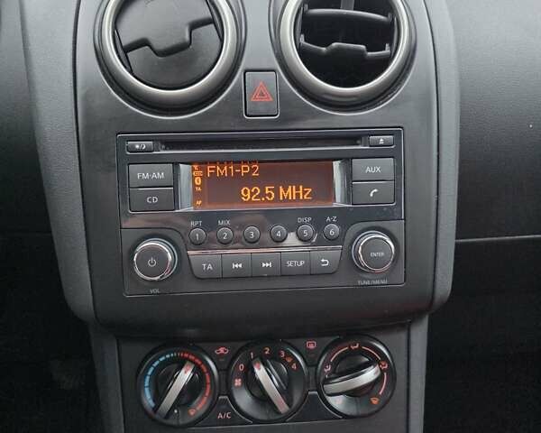 Сірий Ніссан Кашкай, об'ємом двигуна 1.6 л та пробігом 125 тис. км за 10800 $, фото 13 на Automoto.ua