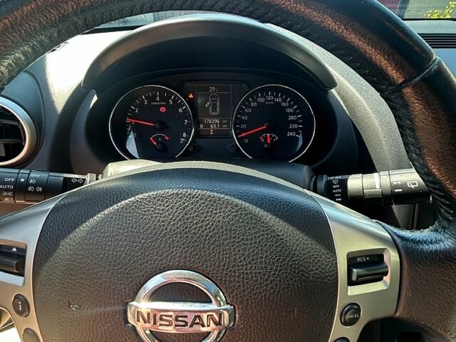 Серый Ниссан Кашкай, объемом двигателя 2 л и пробегом 176 тыс. км за 12800 $, фото 3 на Automoto.ua