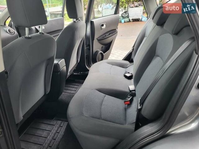 Серый Ниссан Кашкай, объемом двигателя 1.6 л и пробегом 231 тыс. км за 9999 $, фото 97 на Automoto.ua