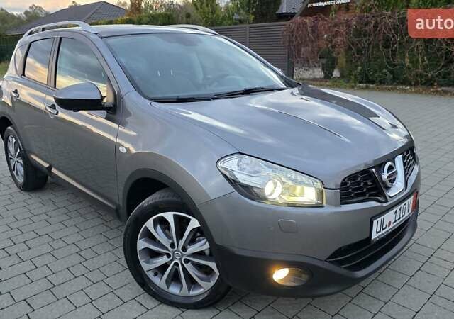 Серый Ниссан Кашкай, объемом двигателя 1.6 л и пробегом 246 тыс. км за 11600 $, фото 3 на Automoto.ua