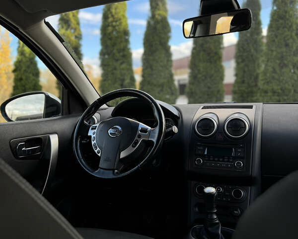 Серый Ниссан Кашкай, объемом двигателя 1.5 л и пробегом 264 тыс. км за 9299 $, фото 17 на Automoto.ua