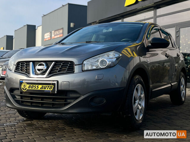 Серый Ниссан Кашкай, объемом двигателя 1.6 л и пробегом 162 тыс. км за 10700 $, фото 2 на Automoto.ua