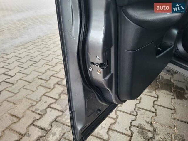 Серый Ниссан Кашкай, объемом двигателя 1.6 л и пробегом 231 тыс. км за 9999 $, фото 93 на Automoto.ua