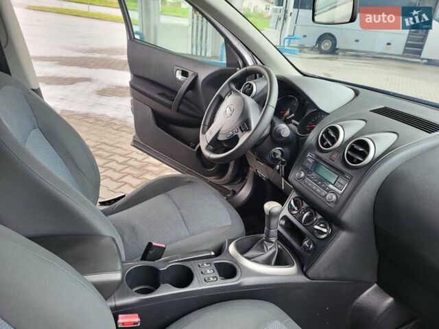 Серый Ниссан Кашкай, объемом двигателя 1.6 л и пробегом 231 тыс. км за 9999 $, фото 130 на Automoto.ua