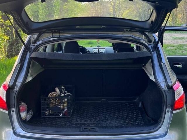 Серый Ниссан Кашкай, объемом двигателя 1.6 л и пробегом 285 тыс. км за 10600 $, фото 1 на Automoto.ua