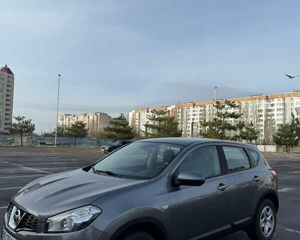 Серый Ниссан Кашкай, объемом двигателя 1.5 л и пробегом 184 тыс. км за 12500 $, фото 1 на Automoto.ua