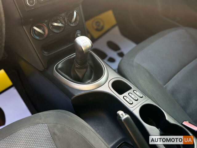 Серый Ниссан Кашкай, объемом двигателя 1.6 л и пробегом 162 тыс. км за 10700 $, фото 16 на Automoto.ua