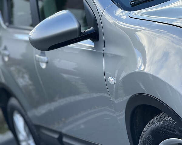 Серый Ниссан Кашкай, объемом двигателя 1.5 л и пробегом 264 тыс. км за 9299 $, фото 7 на Automoto.ua