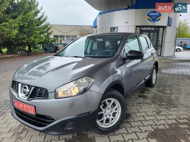 Серый Ниссан Кашкай, объемом двигателя 1.6 л и пробегом 231 тыс. км за 9999 $, фото 1 на Automoto.ua