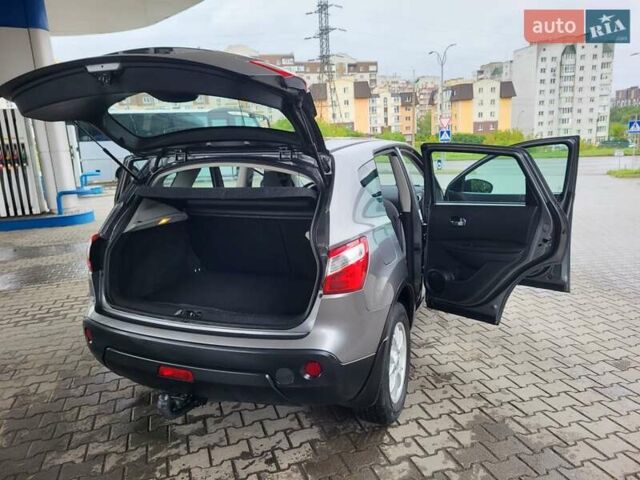 Серый Ниссан Кашкай, объемом двигателя 1.6 л и пробегом 231 тыс. км за 9999 $, фото 70 на Automoto.ua