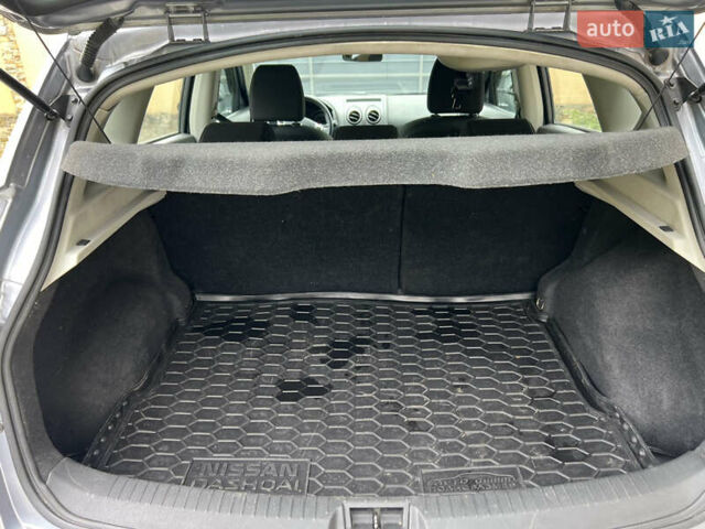 Серый Ниссан Кашкай, объемом двигателя 2 л и пробегом 62 тыс. км за 11400 $, фото 4 на Automoto.ua