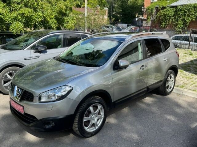 Серый Ниссан Кашкай, объемом двигателя 1.6 л и пробегом 180 тыс. км за 10400 $, фото 4 на Automoto.ua