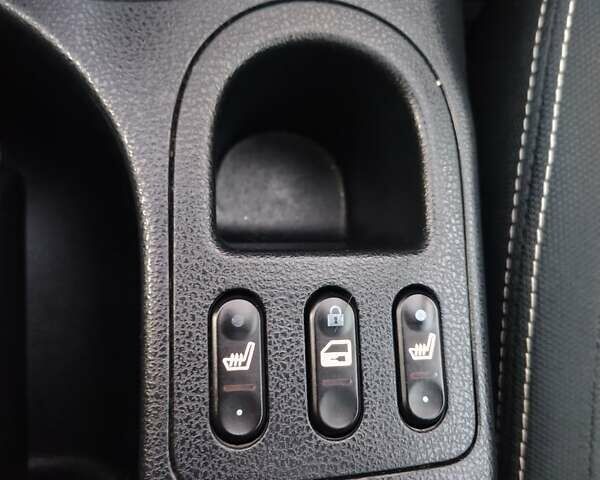 Серый Ниссан Кашкай, объемом двигателя 1.6 л и пробегом 207 тыс. км за 10200 $, фото 29 на Automoto.ua