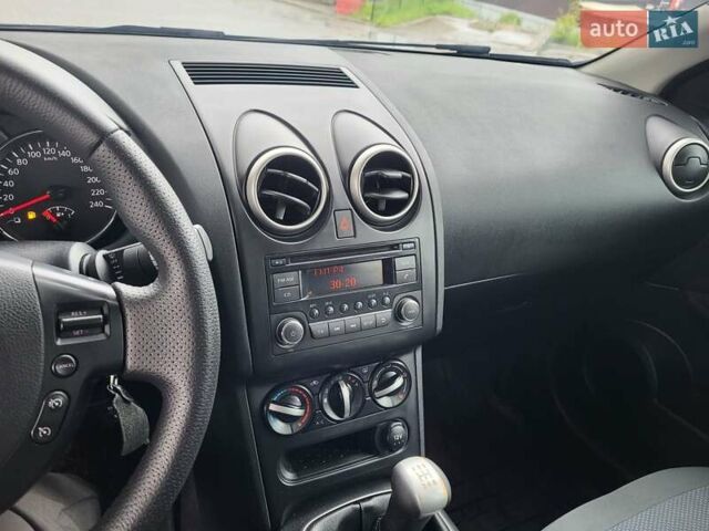 Серый Ниссан Кашкай, объемом двигателя 1.6 л и пробегом 231 тыс. км за 9999 $, фото 140 на Automoto.ua