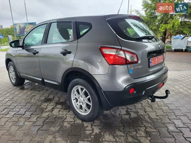 Серый Ниссан Кашкай, объемом двигателя 1.6 л и пробегом 231 тыс. км за 9999 $, фото 43 на Automoto.ua