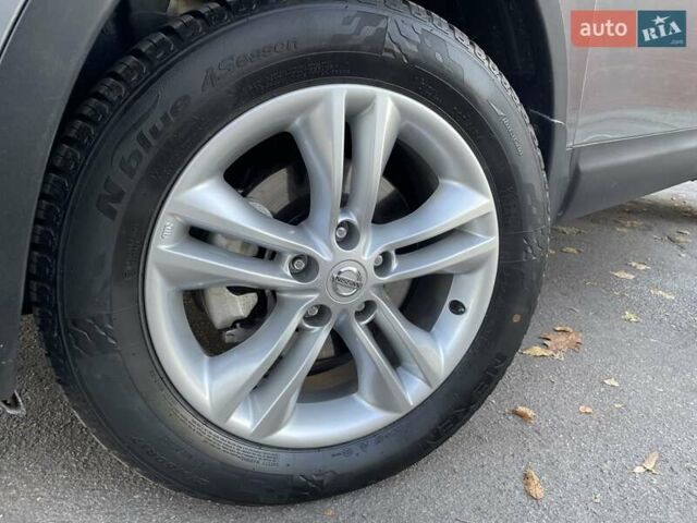 Сірий Ніссан Кашкай, об'ємом двигуна 1.6 л та пробігом 160 тис. км за 10900 $, фото 26 на Automoto.ua