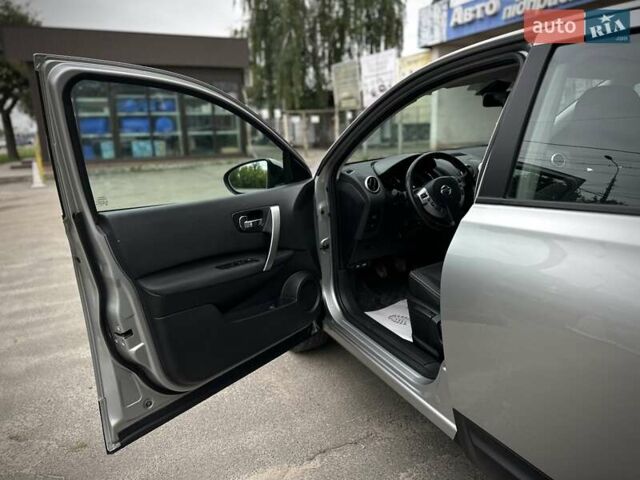 Серый Ниссан Кашкай, объемом двигателя 1.5 л и пробегом 213 тыс. км за 12500 $, фото 74 на Automoto.ua