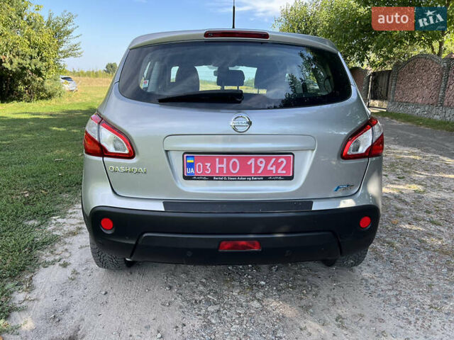 Серый Ниссан Кашкай, объемом двигателя 1.5 л и пробегом 180 тыс. км за 10700 $, фото 4 на Automoto.ua