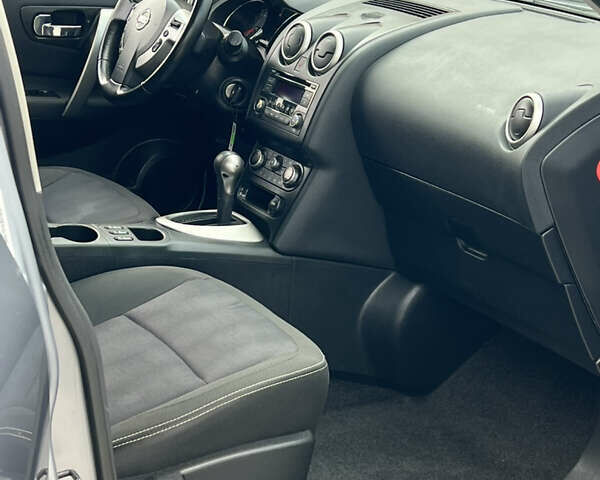 Сірий Ніссан Кашкай, об'ємом двигуна 1.6 л та пробігом 103 тис. км за 11700 $, фото 16 на Automoto.ua