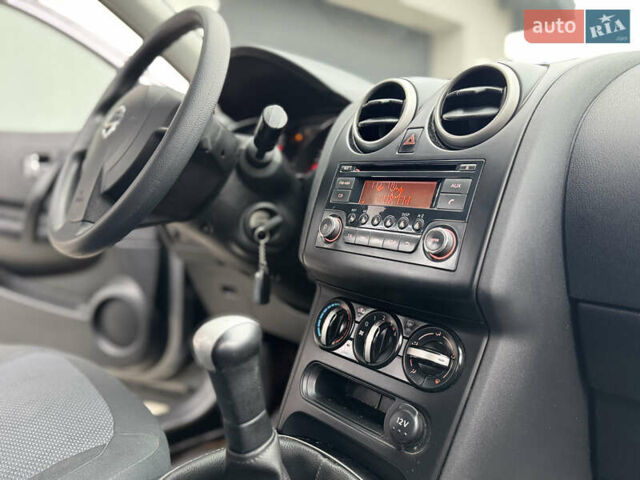 Серый Ниссан Кашкай, объемом двигателя 1.6 л и пробегом 222 тыс. км за 9900 $, фото 28 на Automoto.ua