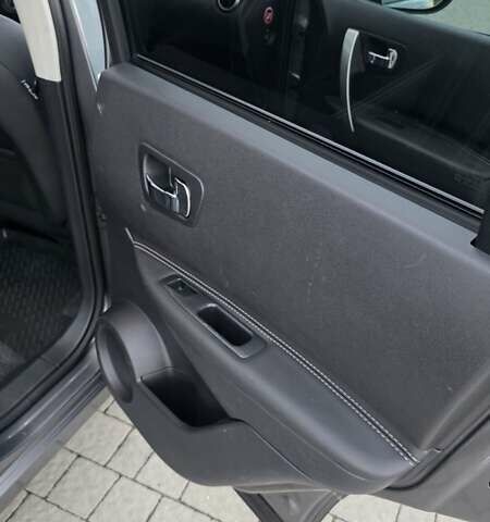 Серый Ниссан Кашкай, объемом двигателя 1.6 л и пробегом 246 тыс. км за 11600 $, фото 28 на Automoto.ua