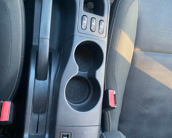 Серый Ниссан Кашкай, объемом двигателя 1.6 л и пробегом 225 тыс. км за 10000 $, фото 17 на Automoto.ua