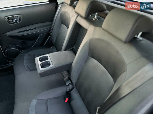 Серый Ниссан Кашкай, объемом двигателя 1.5 л и пробегом 200 тыс. км за 11699 $, фото 118 на Automoto.ua