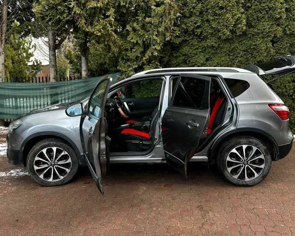 Серый Ниссан Кашкай, объемом двигателя 15 л и пробегом 209 тыс. км за 10700 $, фото 4 на Automoto.ua