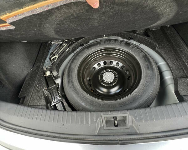 Сірий Ніссан Кашкай, об'ємом двигуна 1.6 л та пробігом 103 тис. км за 11700 $, фото 32 на Automoto.ua